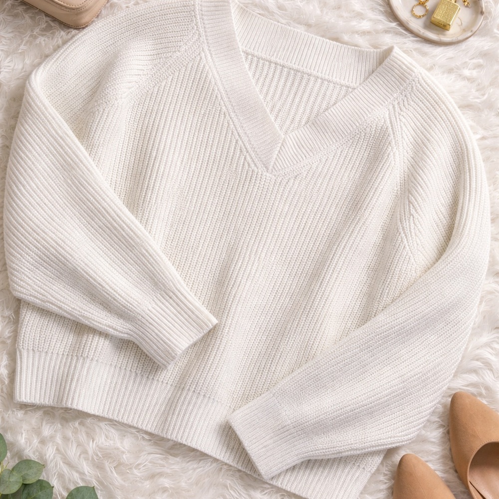 Elegant White V-Neck Sweater